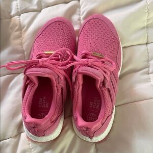 NEW Women’s 6.5 Adidas Ultraboosts